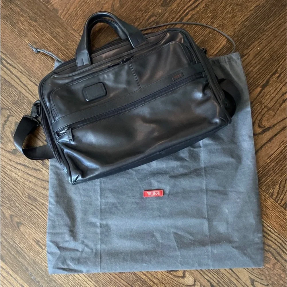 Tumi travel bag / briefcase